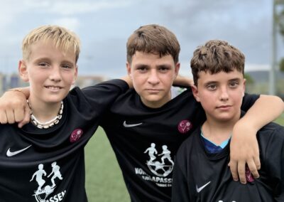 equipo nomelapassen.cat jugadores abrazados